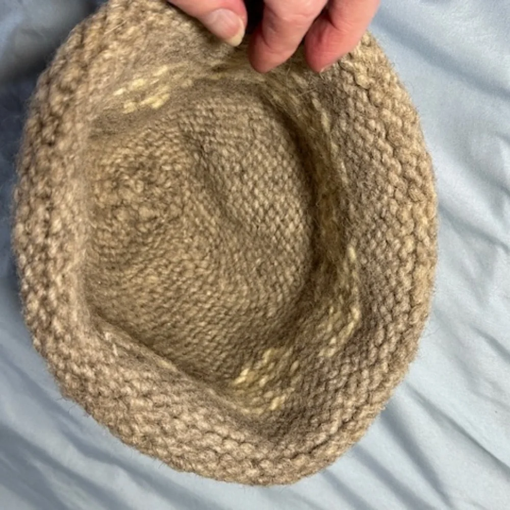 Vintage Cowichan Lake Toque.Hand made Wool from 1st nation on Vancouver Isl. - Picture 5 of 7